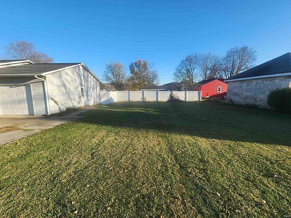 3rd image of 124 N Matthews Dr
