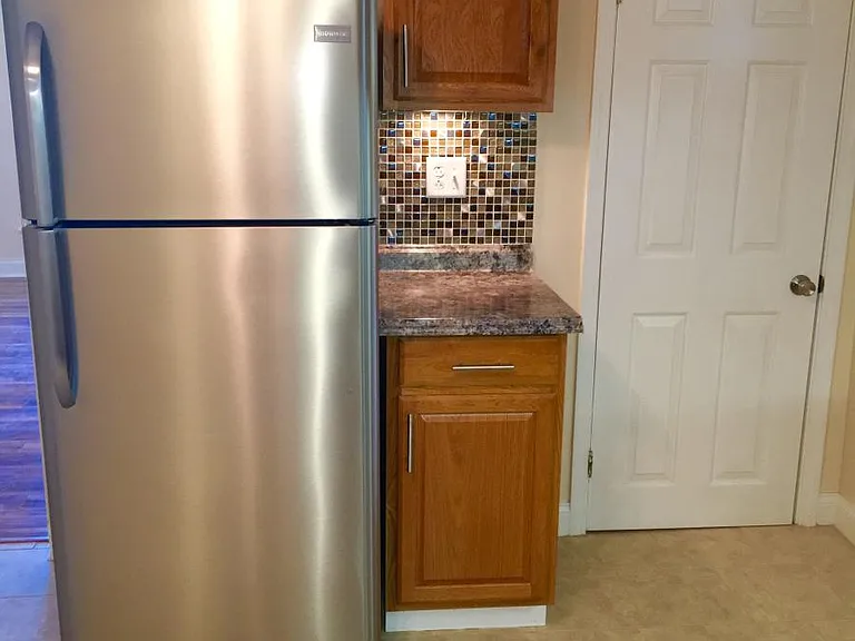 121 Gertrude St #1 — Photo 10