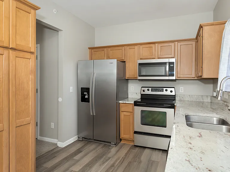 788 Eagle Dr — Photo 12