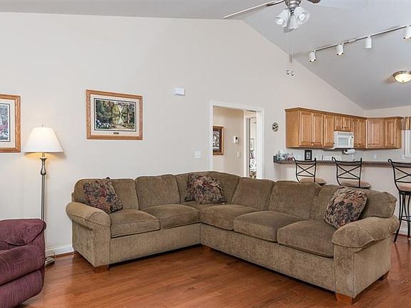 4th image of 517 Southpoint Dr