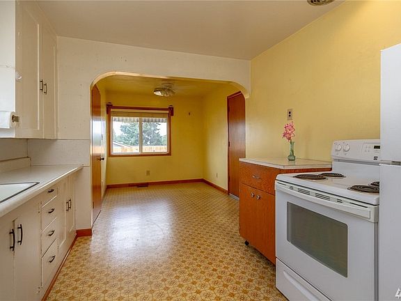 5th image of 6630 S Clement Ave