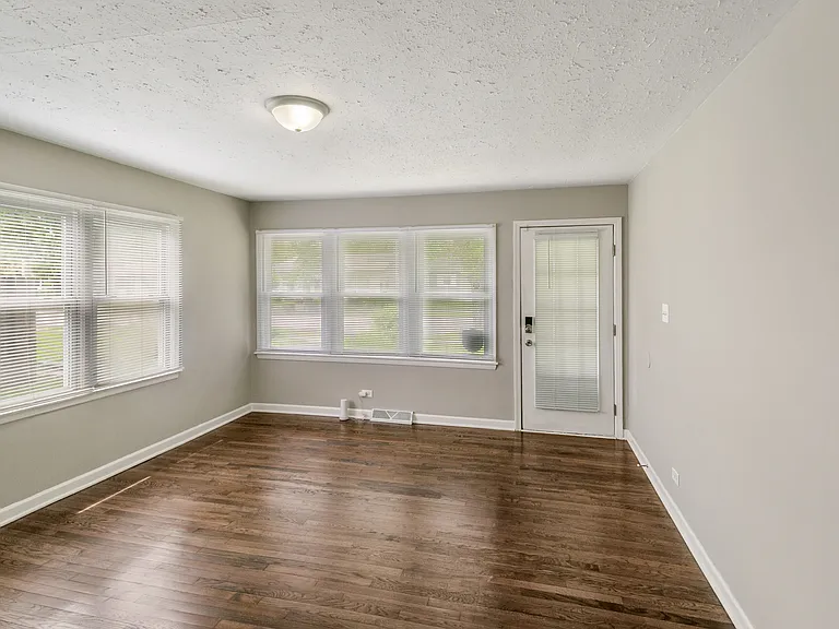 1540 Cherry Ln — Photo 7