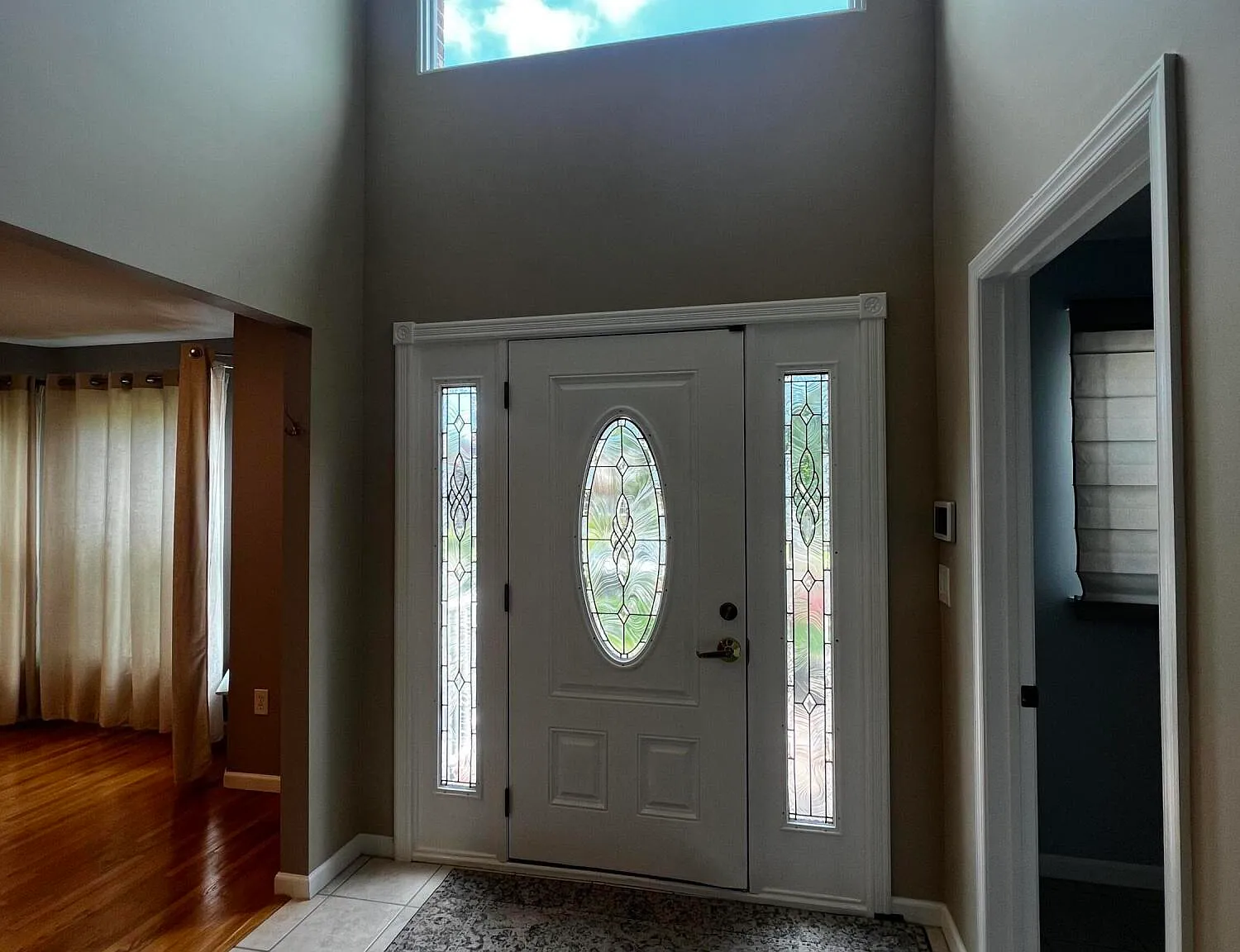 4 bed, 2.5 bath, 2866 sqft, $4,800 — Photo 3