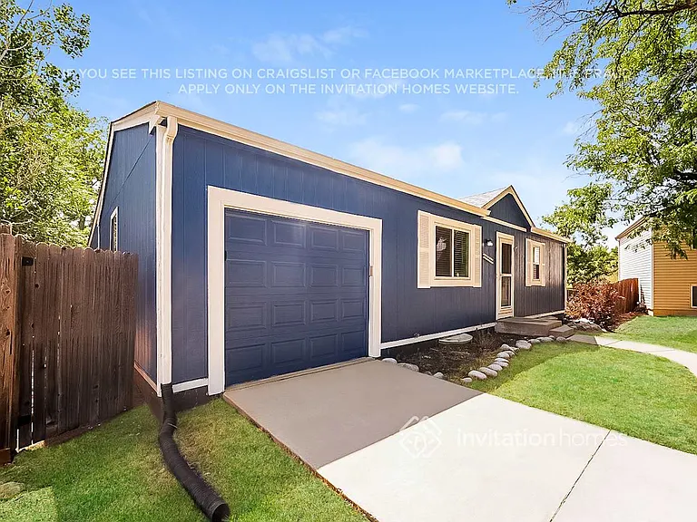 10530 W 106th Pl — Photo 2