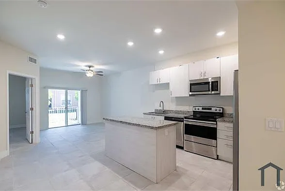 3303 SW 8th Ct #208 — Photo 8