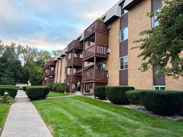 87 Clinic Dr, New Britain, CT 06051