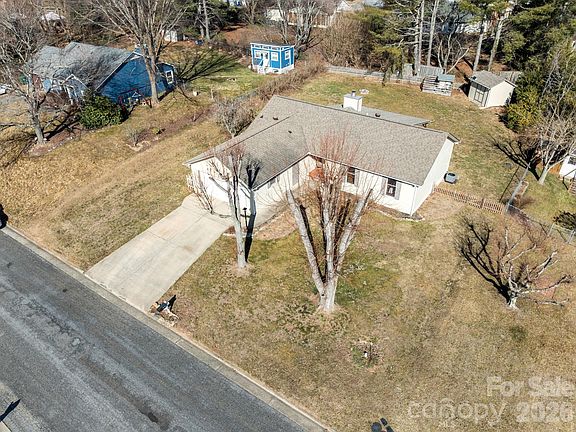 3rd image of 54 Mount Carmel Dr