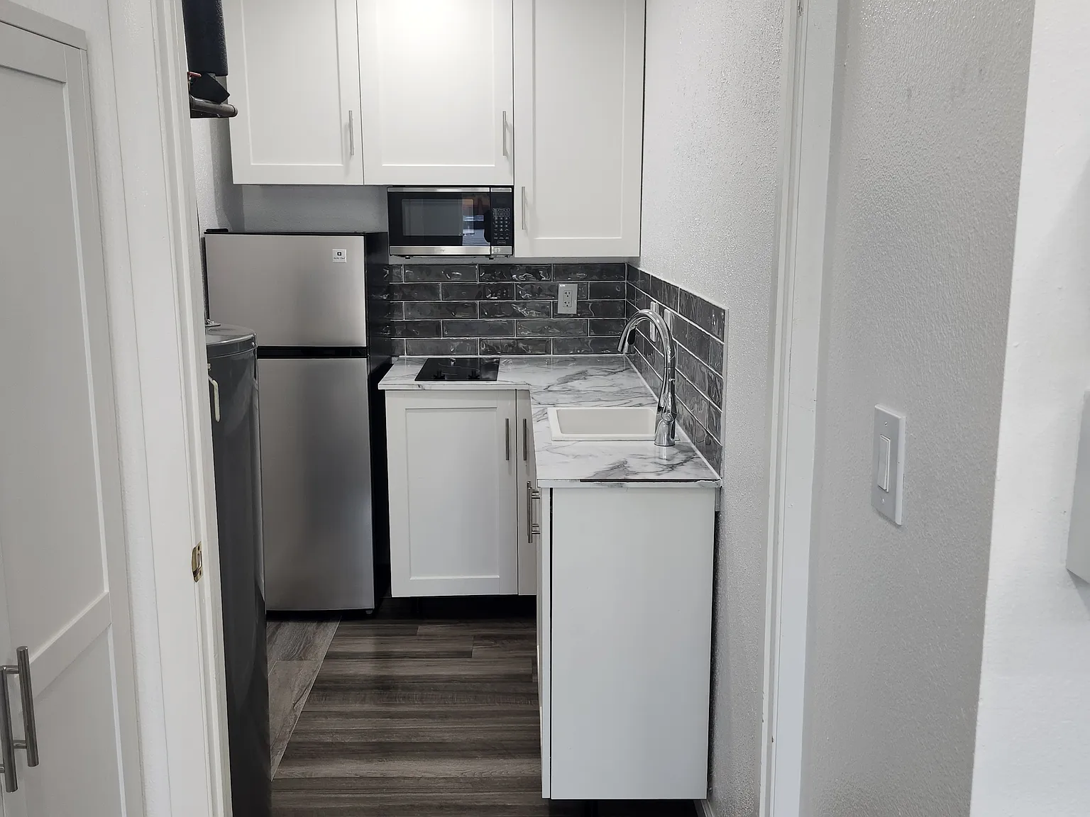 Studio, 300 sqft, $1,495 — Photo 4