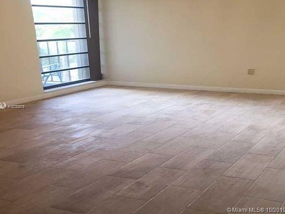 5th image of 2939 Indian Creek Dr APT 305