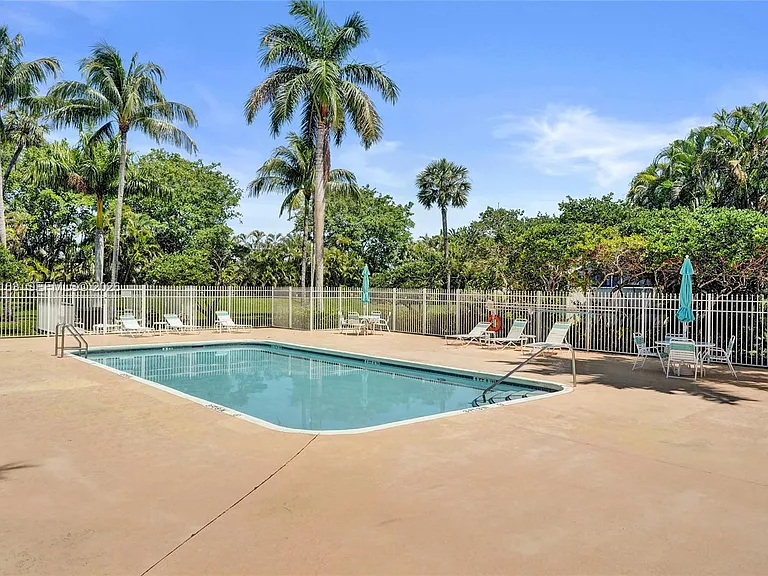 644 W Palm Aire Dr #644 — Photo 85