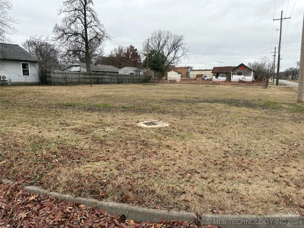 241 N Seminole Ave, Bartlesville, OK 74003