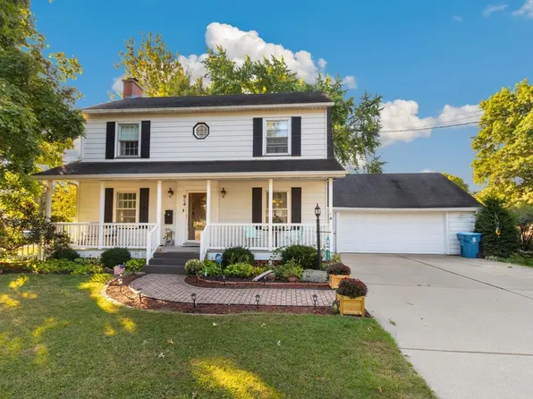 914 E Chamberlin St, Dixon, IL 61021