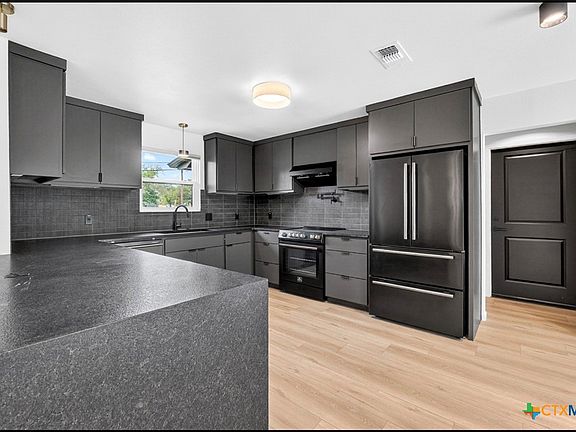 5th image of 3910 Brooklawn Dr