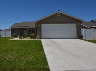 1402 Red Bluffs Way, fernley, NV