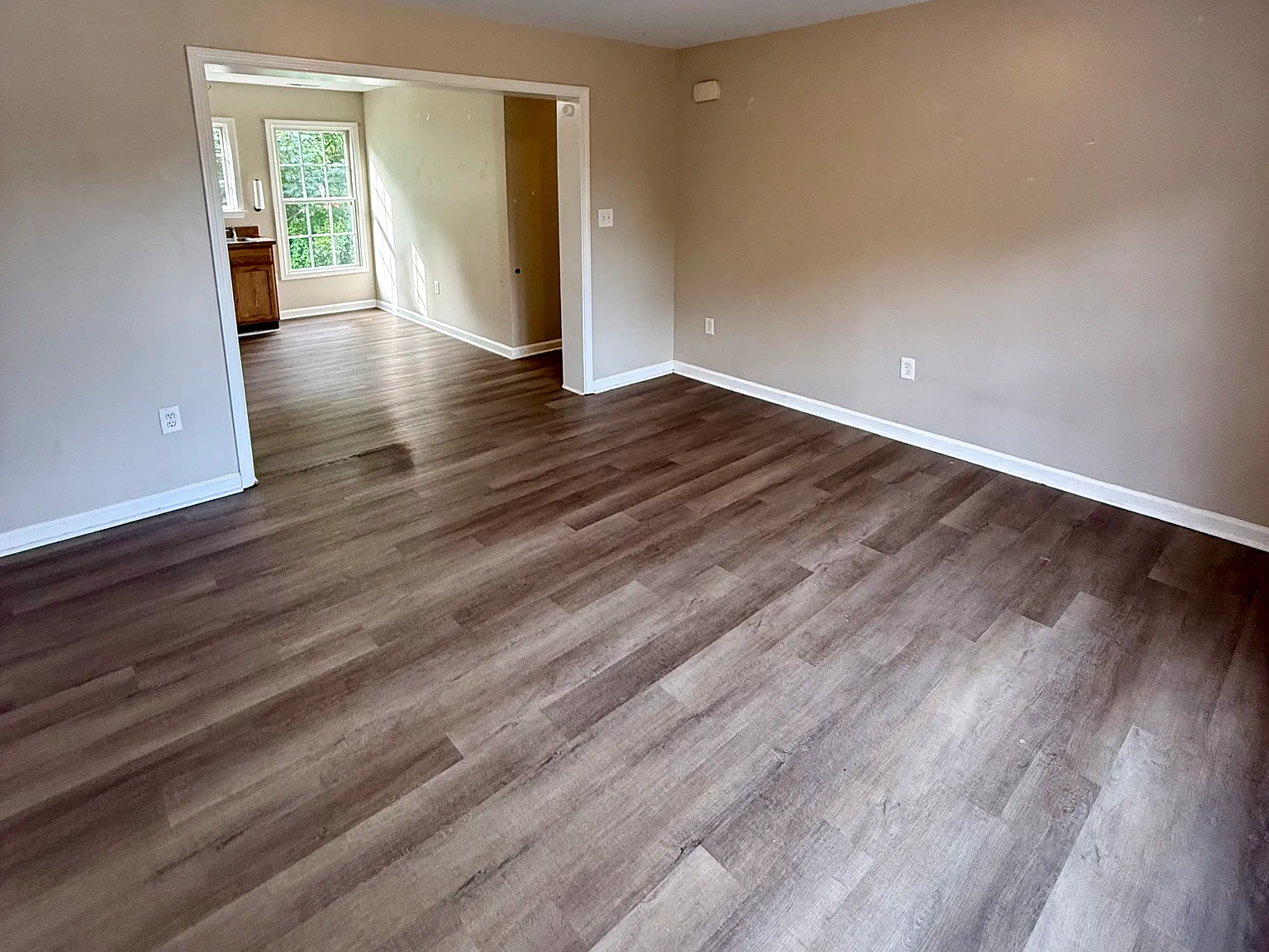 2 bed, $1,000 — Photo 2