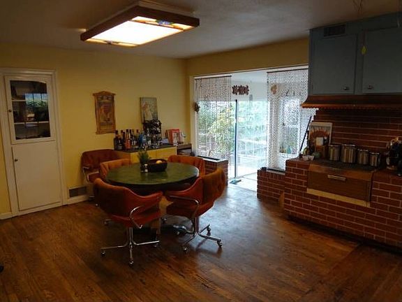 Large eat in Kitchen w/Su