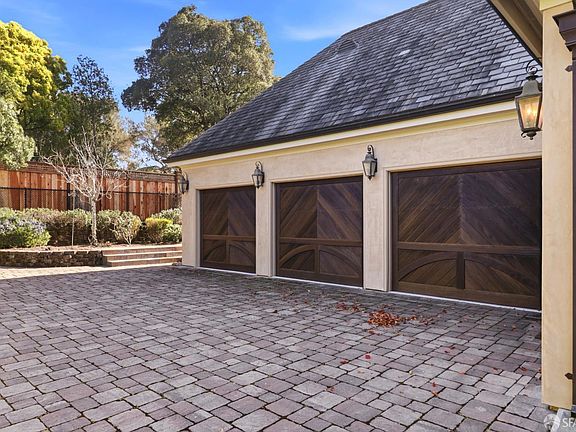 4th image of 575 Pullman Rd