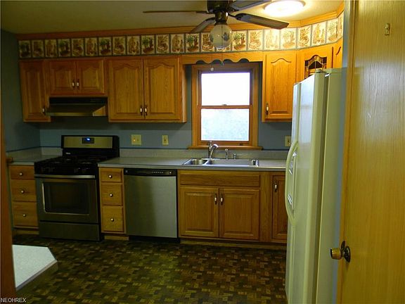 5th image of 2115 E 42nd St