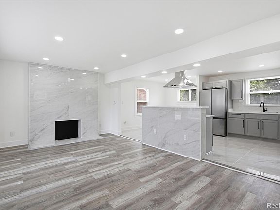 4th image of 13810 Fairmount Dr