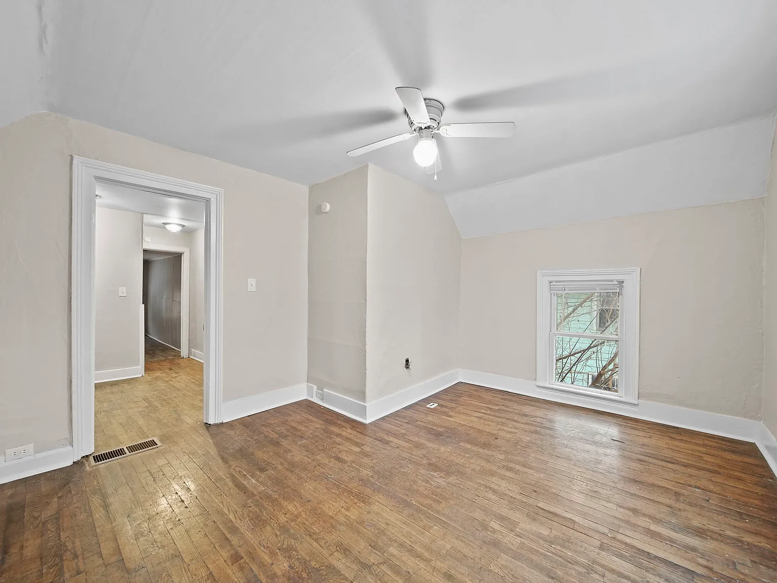2 bed, 750 sqft, $875 — Photo 1