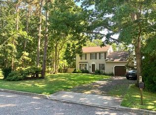 7 Lauradell Dr, Ocean View, NJ 08230