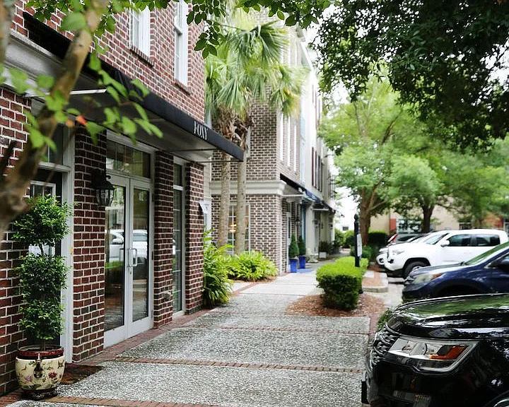 720 S Shelmore Blvd #200 — Photo 3