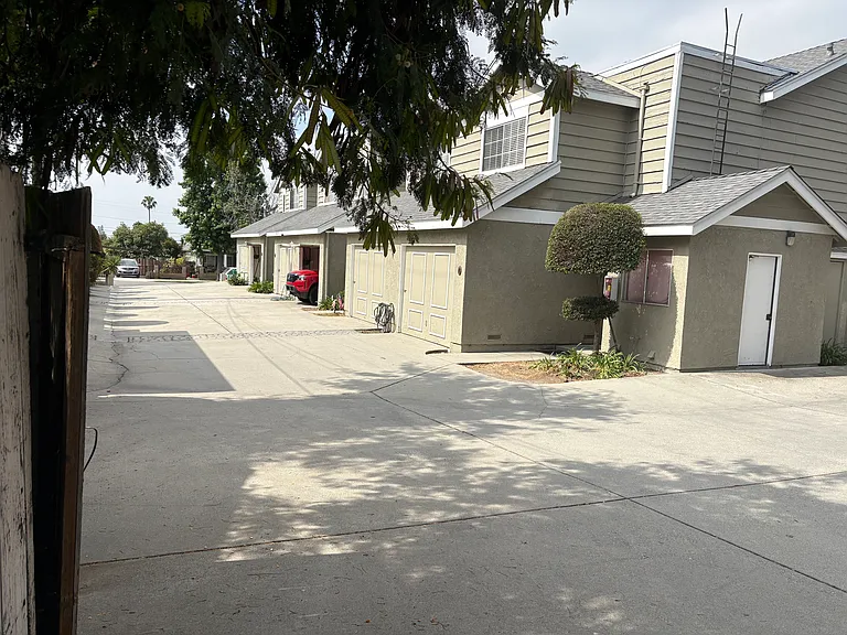 615 E Colorado Blvd #B — Photo 34