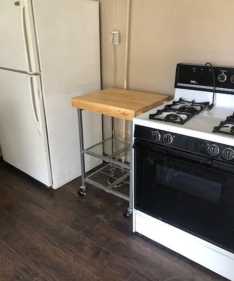 713 W Maple St — Photo 4