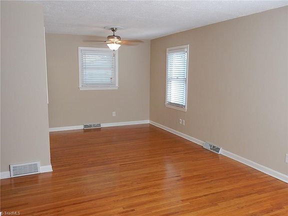 4th image of 1822 Johnson St