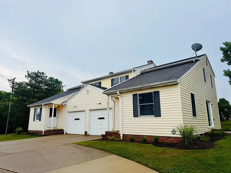 9976 Chamberlin Rd #1372SHARONBROOK — Photo 1
