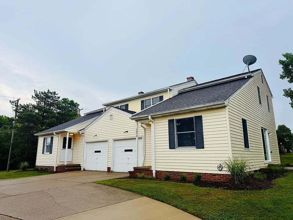 9976 Chamberlin Rd #1372SHARONBROOK