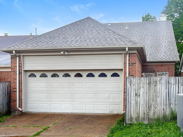 600 Ashley Glen Cir W — Photo 17