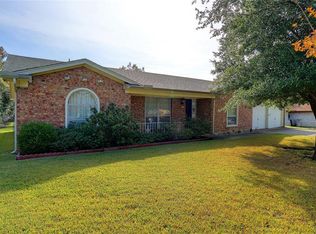 6716 Greendale Ct, North Richland Hills, TX 76182