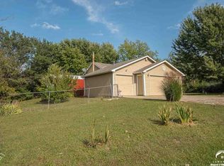 7768 Choctaw Ct, Ozawkie, KS 66070