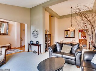 9286 Cornell Cir, Woodbury, MN 55125