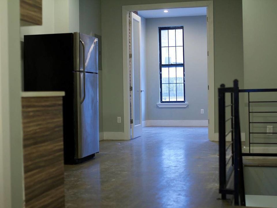 1st image of 1493 Gates Ave #1RR