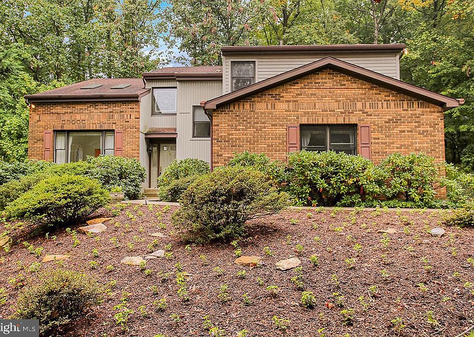 1st image of 17 Highland Dr