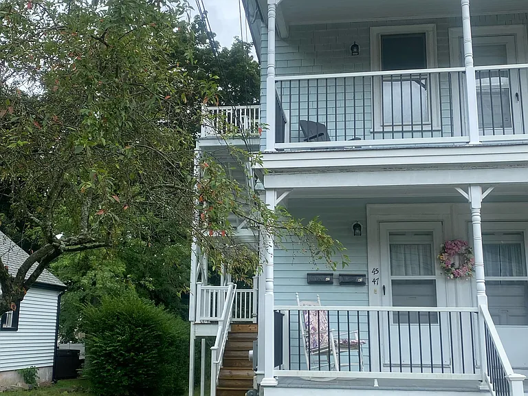 47 Grant St — Photo 2
