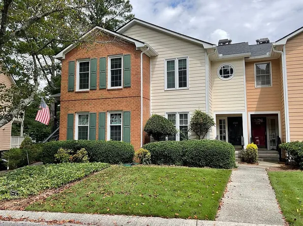 6518 Deerings Ln, Peachtree Corners, GA 30092