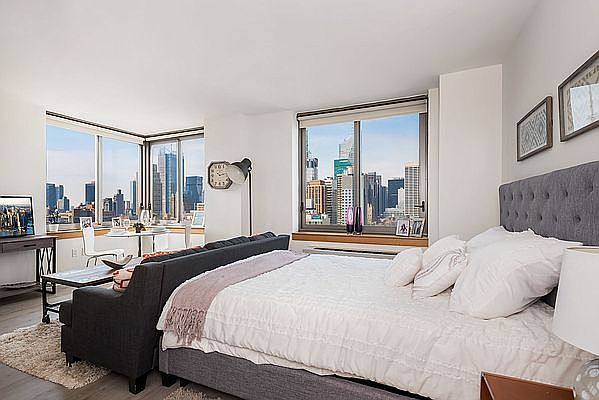 1st image of 35 W 33rd St APT 15A