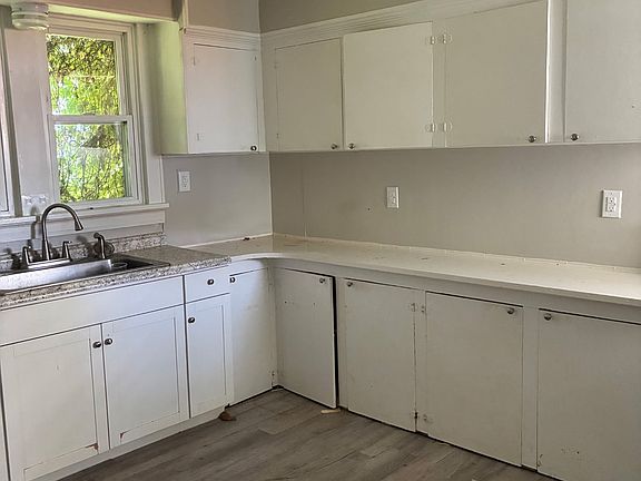 5th image of 661 W Shawnee Ave #661
