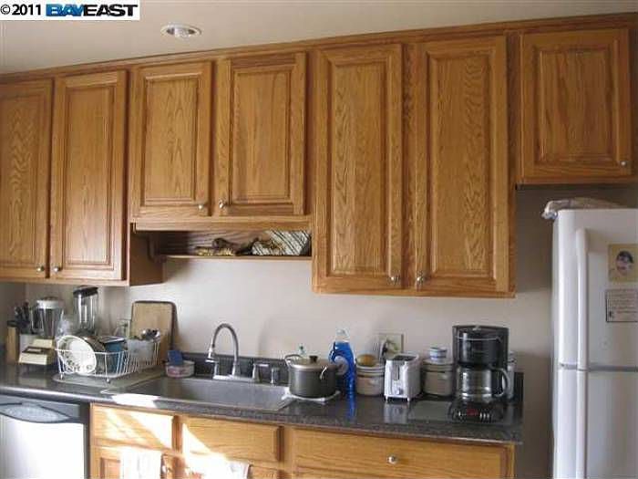 2nd image of 880 Bishop Ave