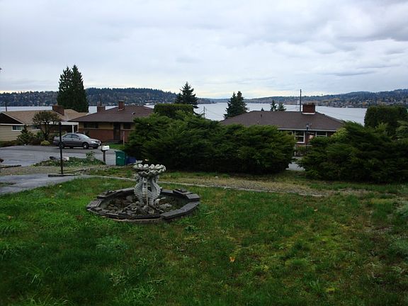 3rd image of 10909 Dixon Dr S