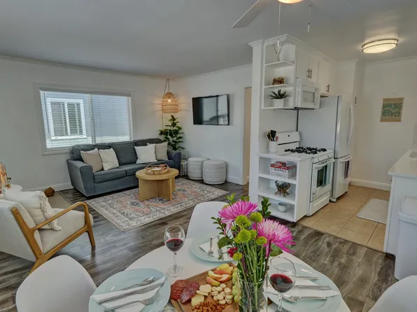 124 39th St APT B, Newport Beach, CA 92663