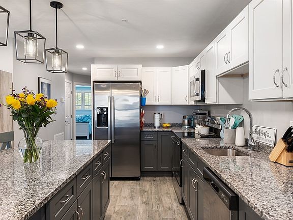 4th image of 27 Ocean Walk Dr #106