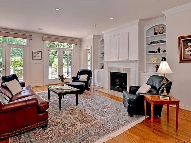 116 Westbury — Photo 6