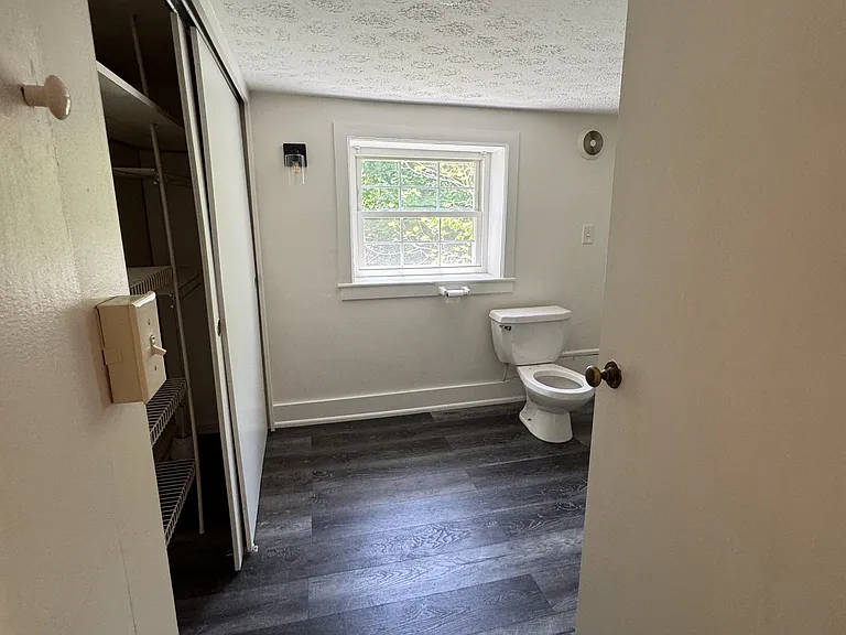 1034 Meredith St — Photo 18