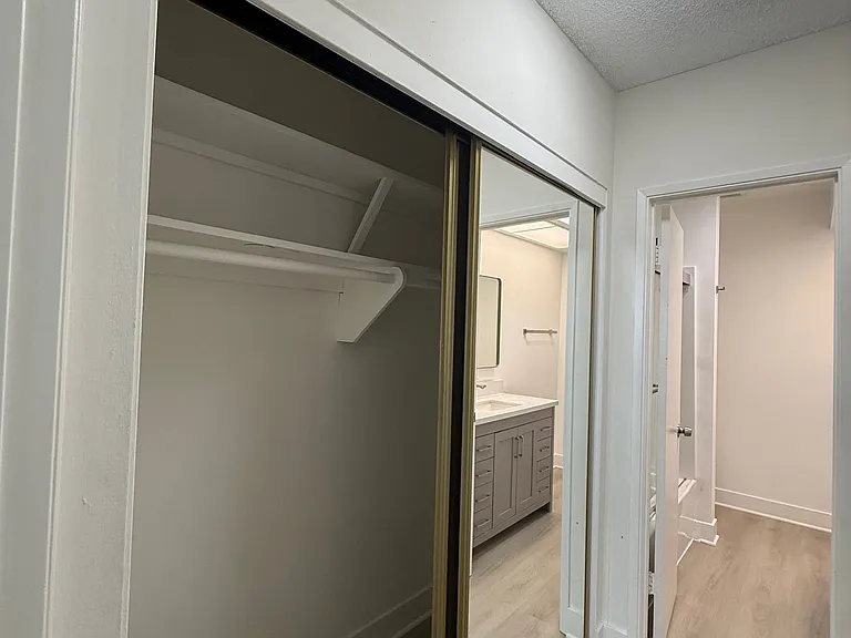 7522 Amazon Dr #8 — Photo 8