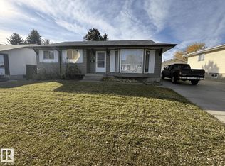 176 Humberstone Rd NW, Edmonton, AB T5A 4C6