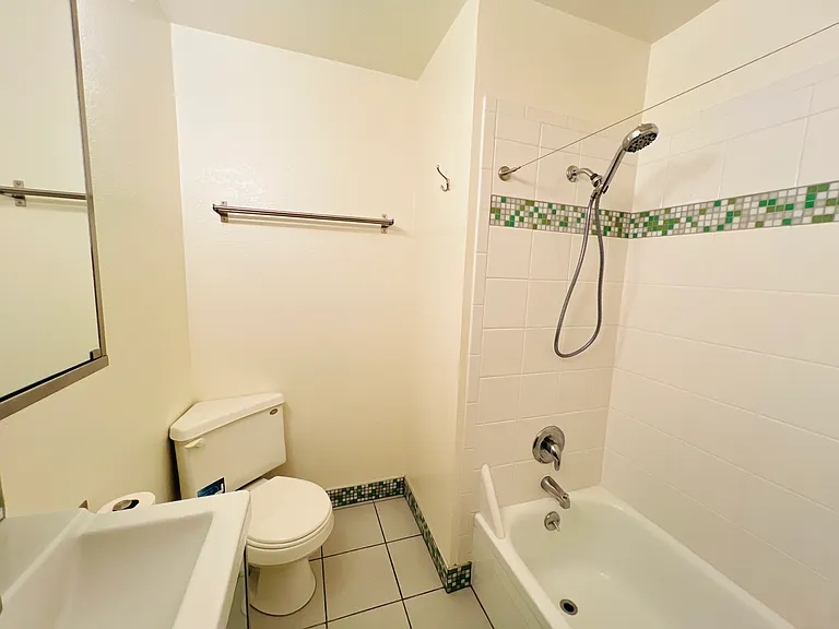 2326 W Thurman St — Photo 11